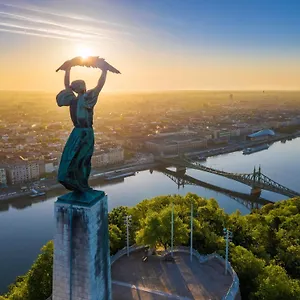 Kristal Gellert Hill Budapeszt